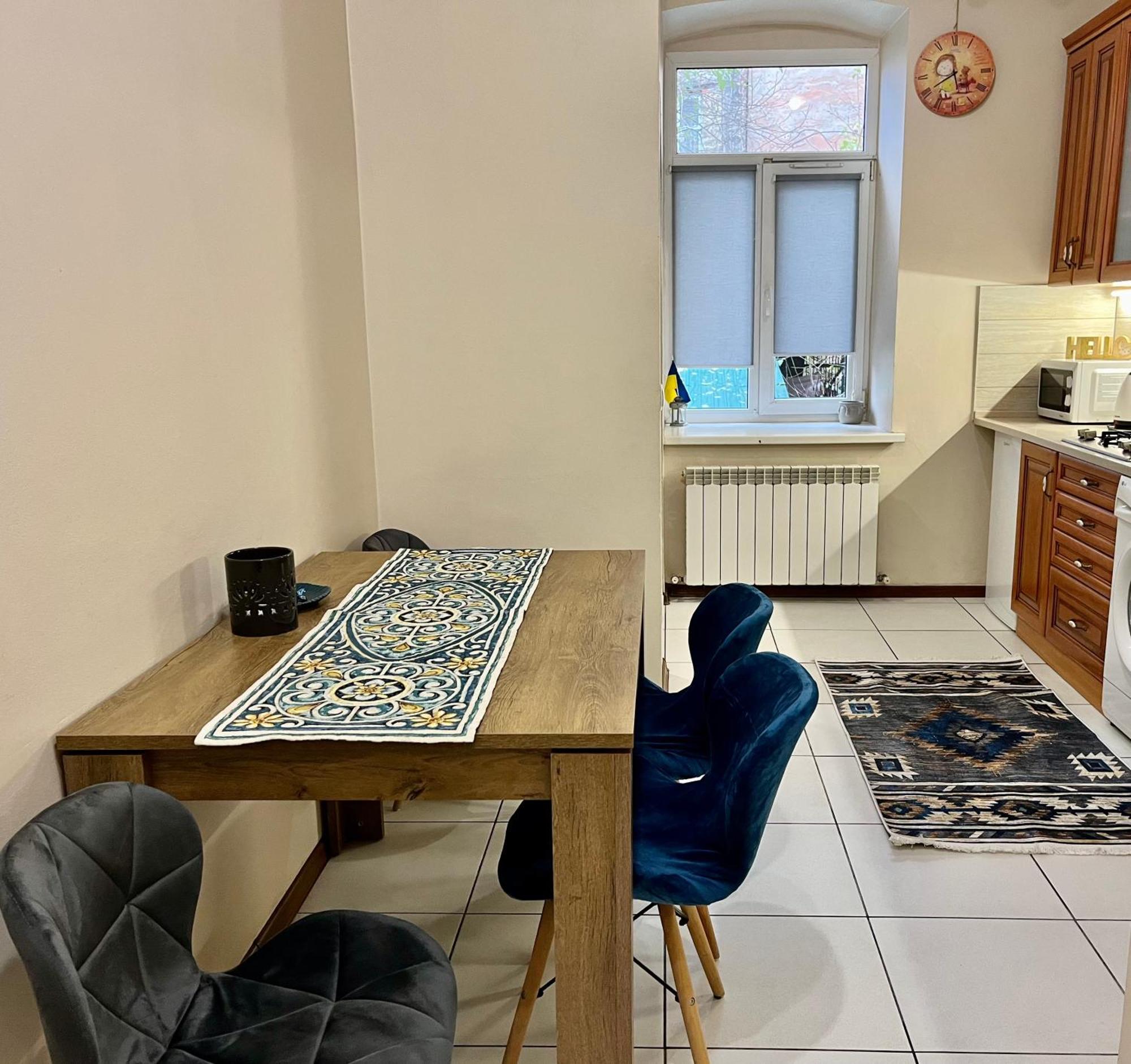 Old City Apartment With Parking Львів Екстер'єр фото